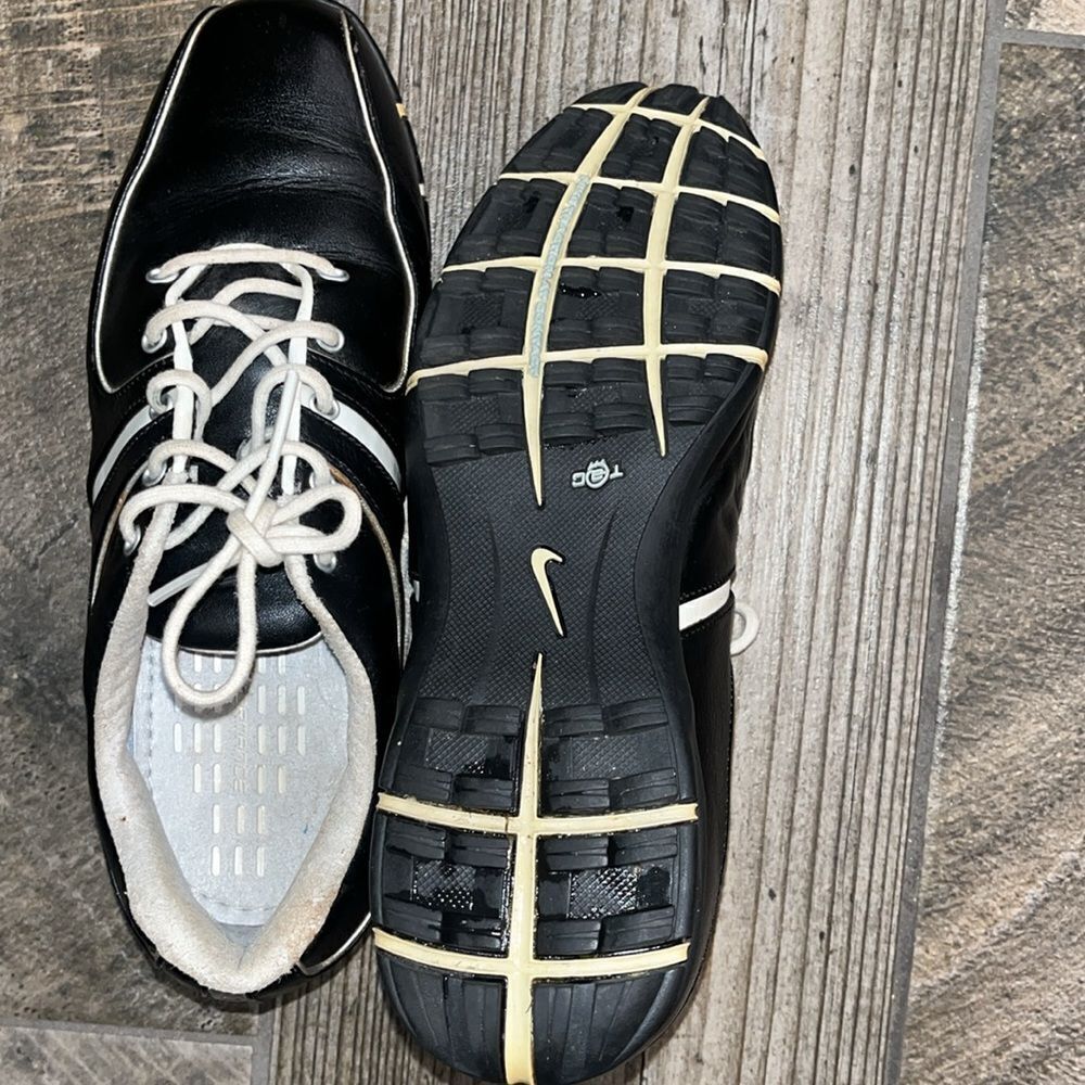 Nike Air TAC black leather golf shoes, sports performance. - Picture 4 of 4